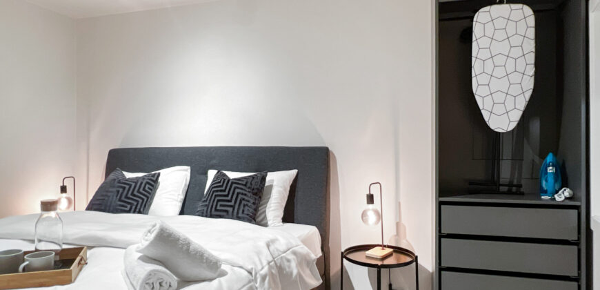 King bed | Renovated des 23 | Behind Bryggen